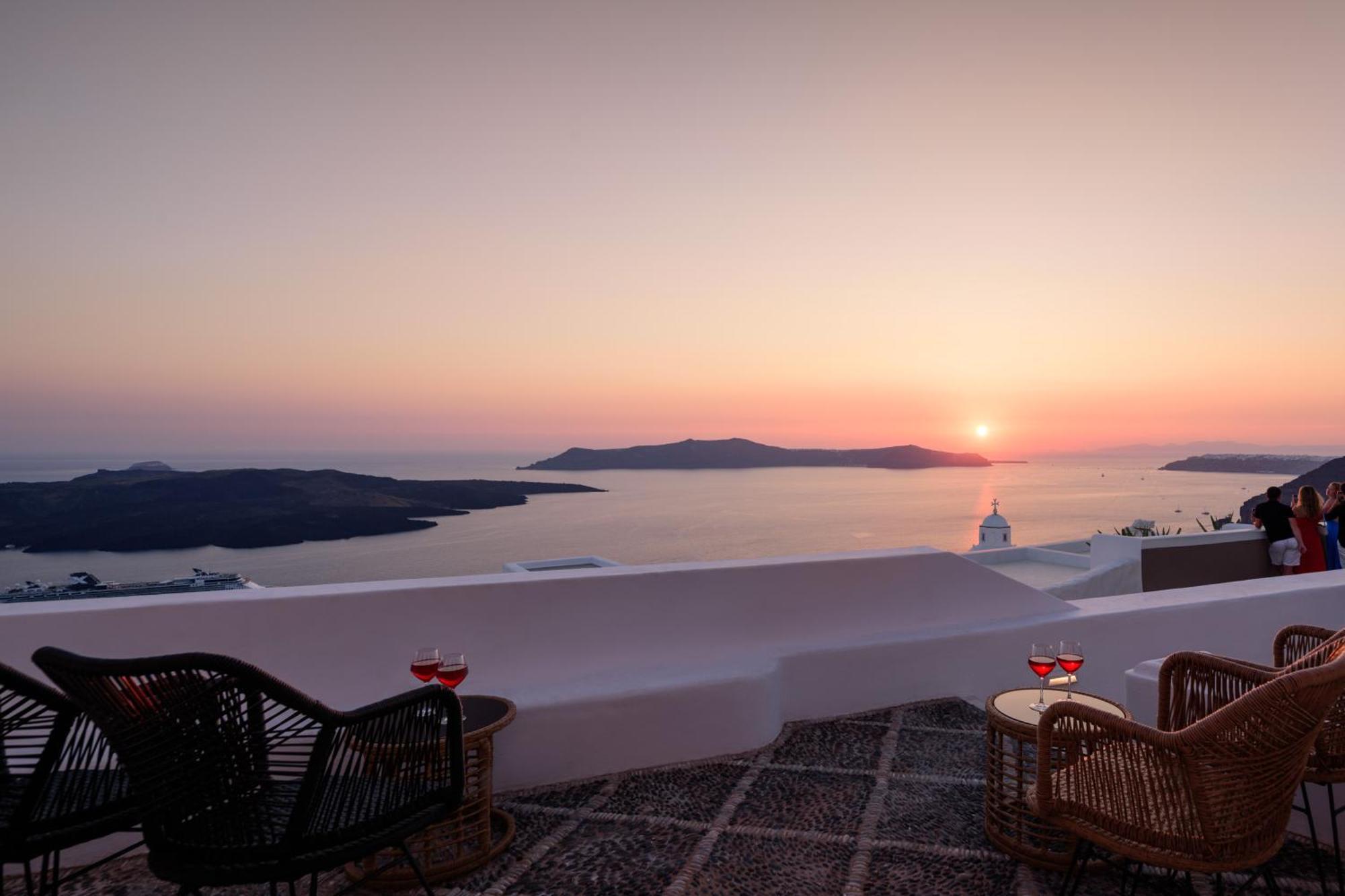 Anemos Family Suites Fira  Exterior foto